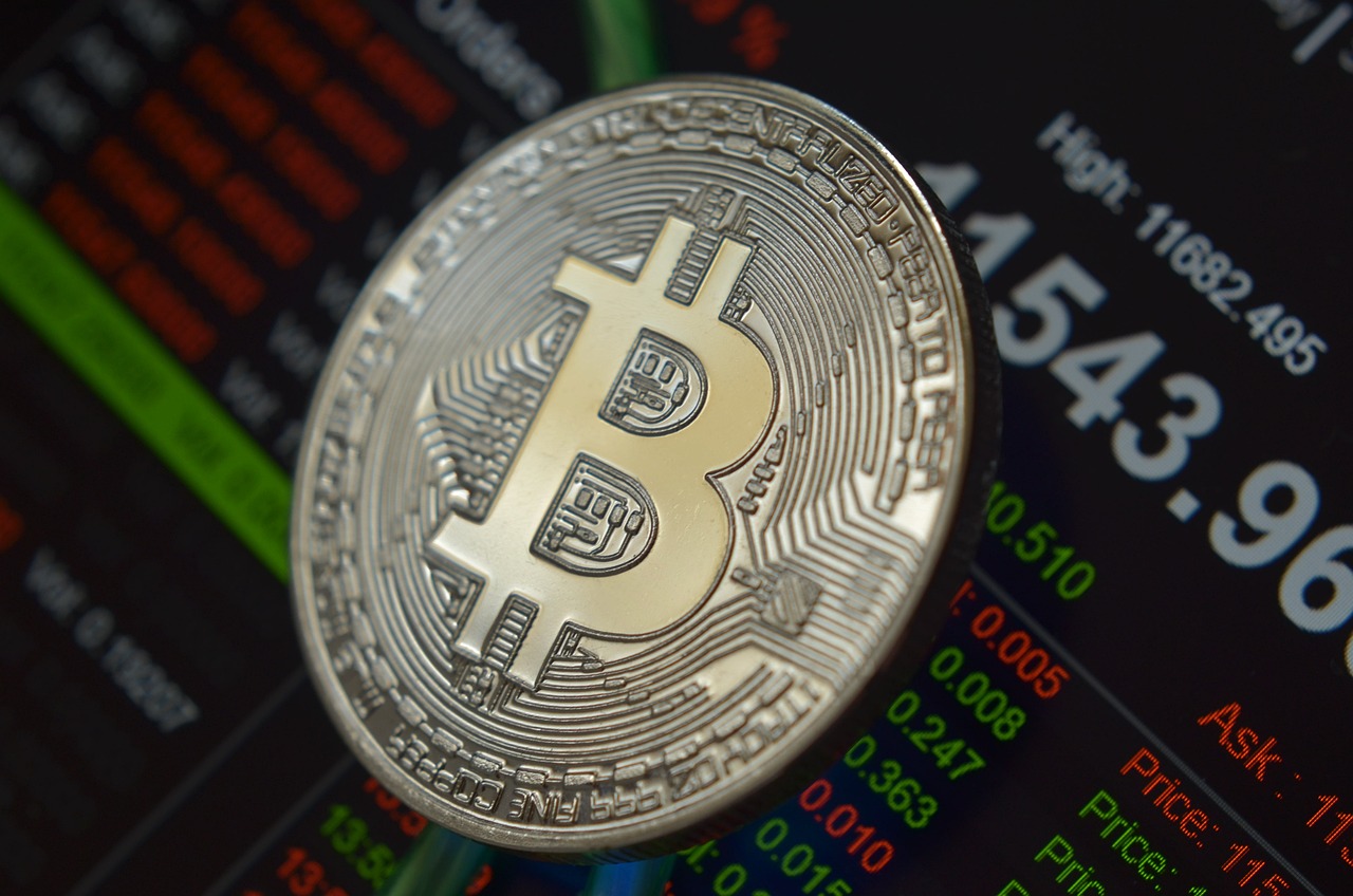 AI概念币ACT、IP 同步暴跌20% 又迅速反弹！诡异的币价走势引热议